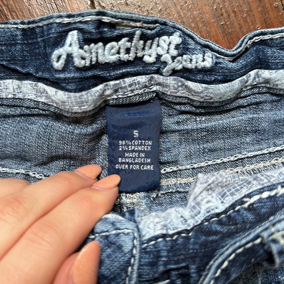 Amethyst Jean Shorts - Picture 4 of 8